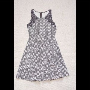 Black and white pattern dress.